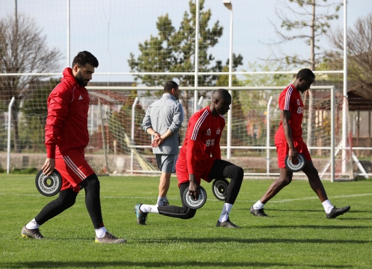 Sivasspor Güç Depoluyor