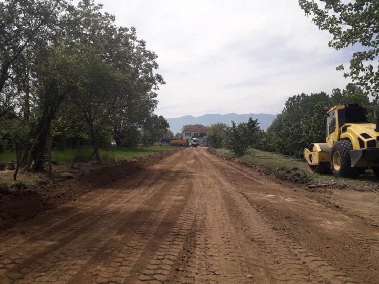 Düzce Belediyesi Yol Ağını Genişletiyor