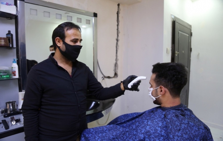 Eyyübiye’de Berber Ve Kuaförler Dezenfekte Edildi