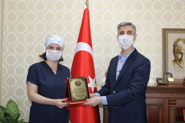 Başhekim Zengin Hemşireleri Unutmadı