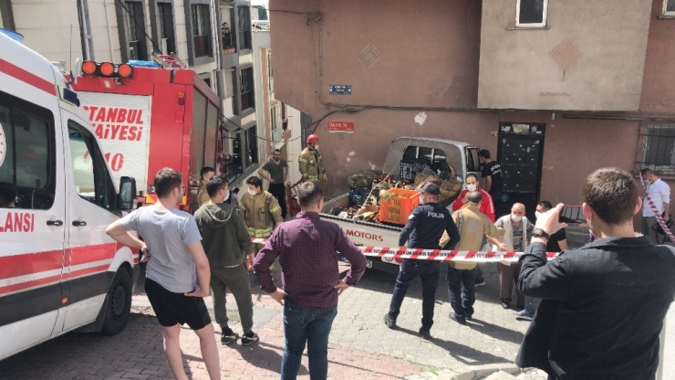 İstanbul’da Dehşet Anları: Kamyonet Yatak Odasına Daldı