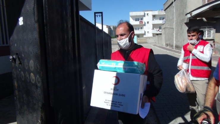 Kızılay’dan Maddi Durumu Düşük Ailelere Yardım