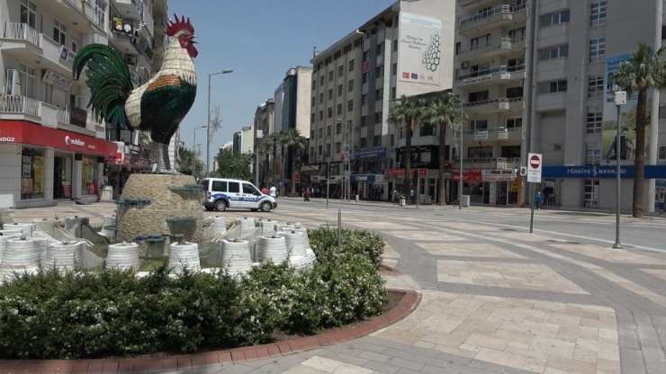 Sokağa Çıkma Kısıtlamasının Uygulanmayacak Olması Vatandaşları Memnun Etti