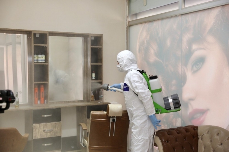 Küçükçekmece’de Yardım Ve Dezenfekte Çalışmaları Aralıksız Sürüyor