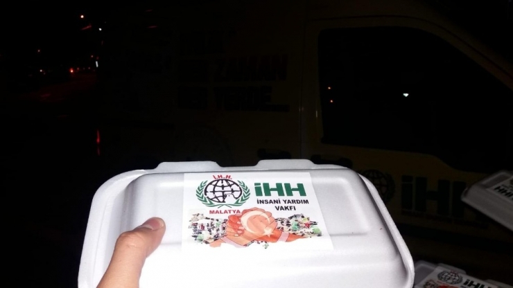 Güvenlik Güçlerine Sahurda Yemek İkramı Sürprizi