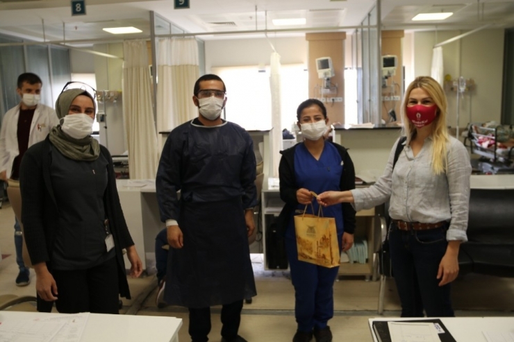 Mardin Büyükşehir Belediyesi Hemşirelerin Gününü Kutladı