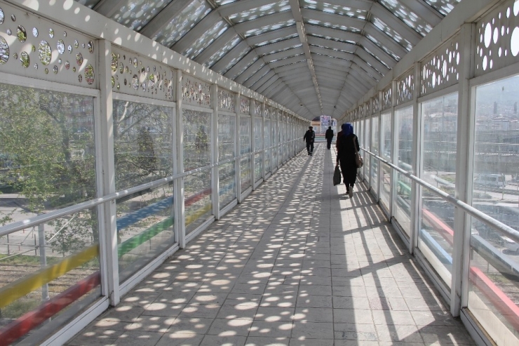 Muhtarlardan Yürüyen Merdivene Destek