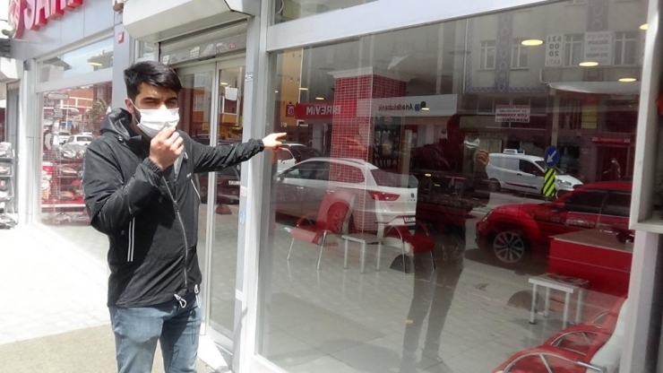 Sokağa Çıkma Kısıtlamasının Bitimine Dakikalar Kala Kasap Dükkanına Kurşun Yağdırdı