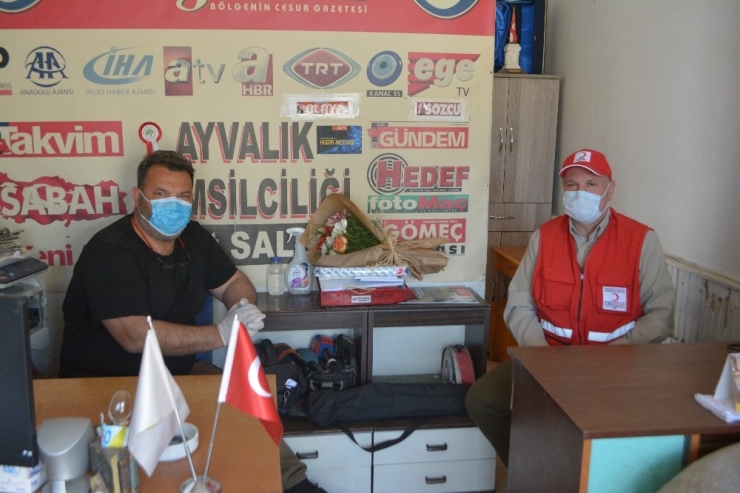 Ayvalık’ta Engellilere Ziyaret Jesti