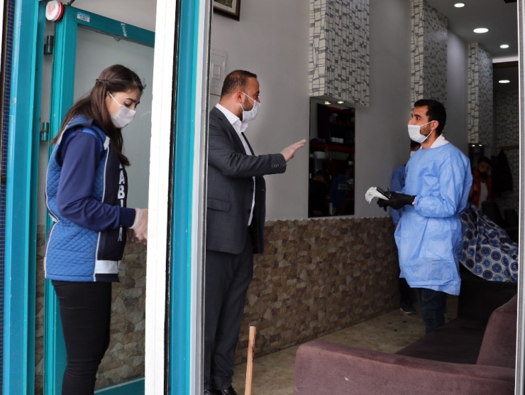 Van Büyükşehir Belediyesinden Berber Ve Kuaförlere Maske Desteği