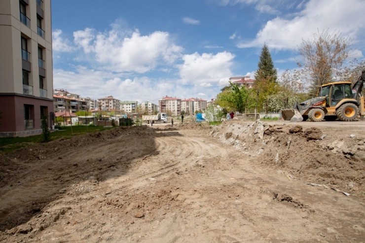 Hafiziye Mahallesi Yeni Yollara Kavuşuyor