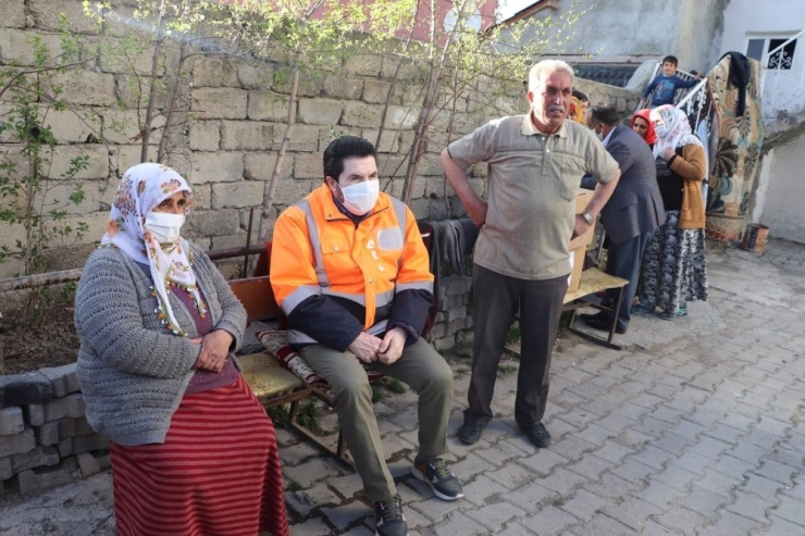 Başkan Sayan, Her Gün Vefa Sosyal Destek Grubu Adına Çalışıyor