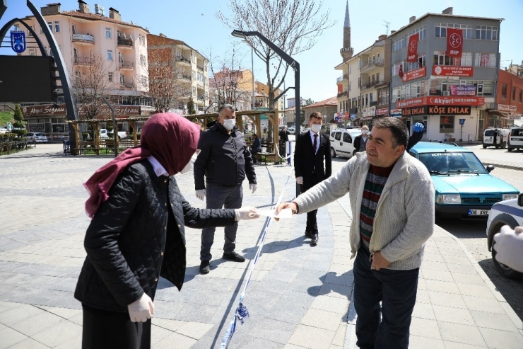 Akyurt’ta Yüz Binin Üzerinde Maske Dağıtıldı