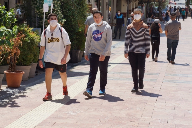 Aydın Sokaklarını Çocuklar Doldurdu