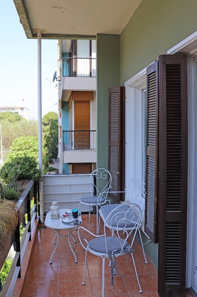 Balkonlar Özgürlük Simgesi Haline Geldi