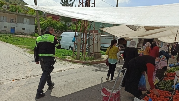 Gercüş Polisinden Vatandaşlara Sosyal Mesafe Uyarısı