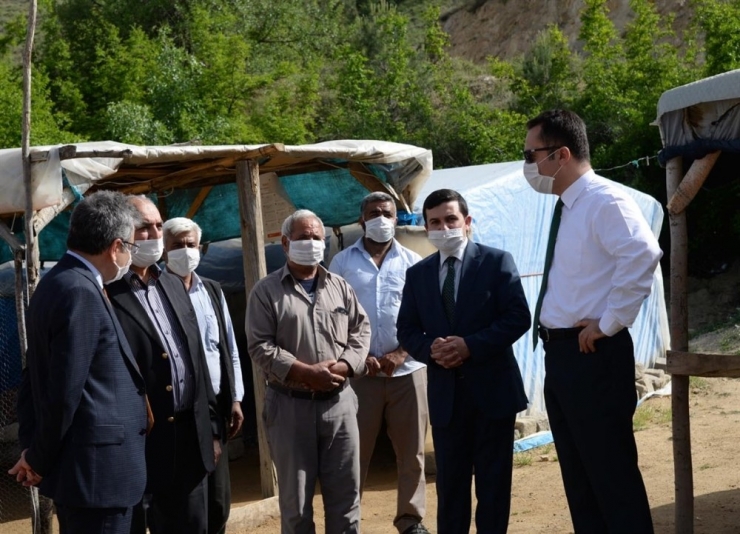 Vali Şentürk, Tarım İşçileriyle Bir Araya Geldi