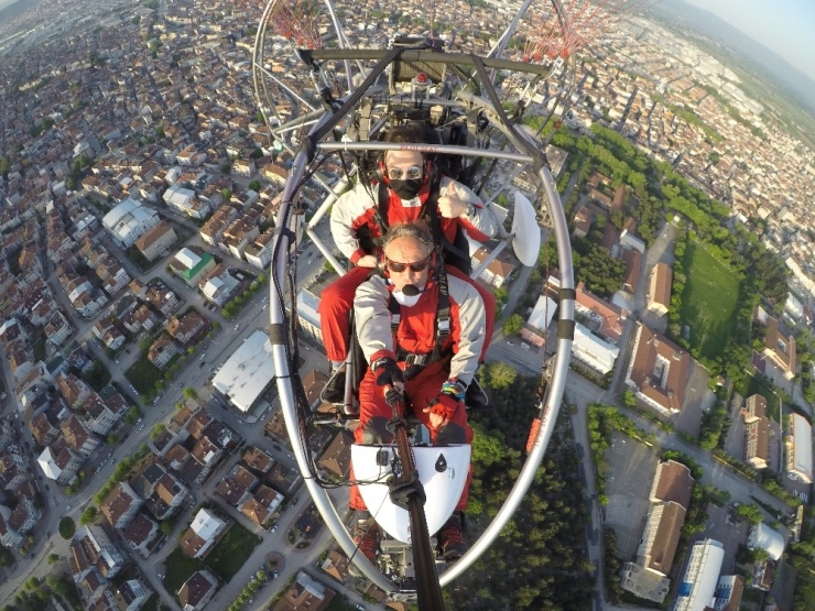 Hemşireler Gününde Hemşire Sevgiliye Havalara Uçurtan Sürpriz