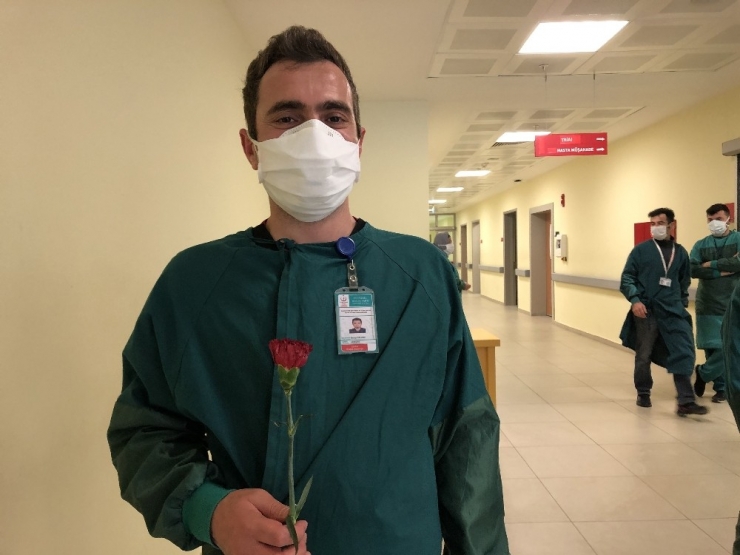 Çekmeköy Belediyesi, Hemşireler Günü’nde Sağlık Çalışanlarını Unutmadı