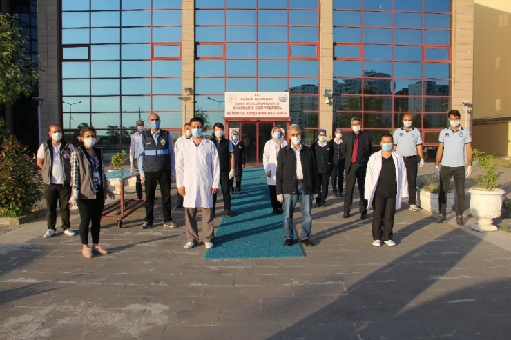 Korona Virüs Kahramanlarına Yemek İkramı