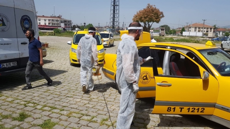 Düzce’de Taksiler Dezenfekte Edildi
