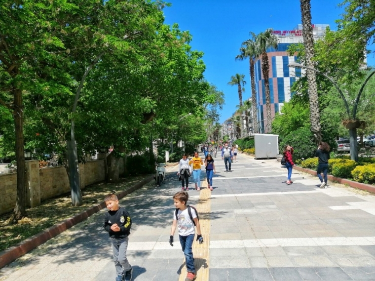 Erdekli Çocuklara Erken Bayram