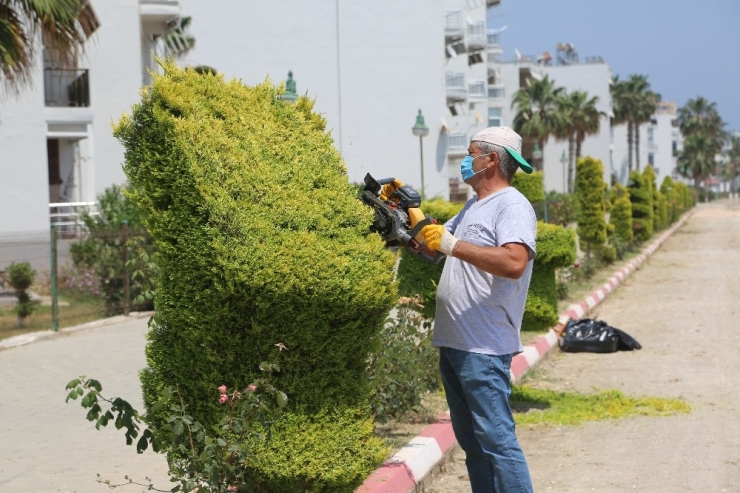 Erdemli’de Sahil Bandı Ve Parklar Yaza Hazırlanıyor