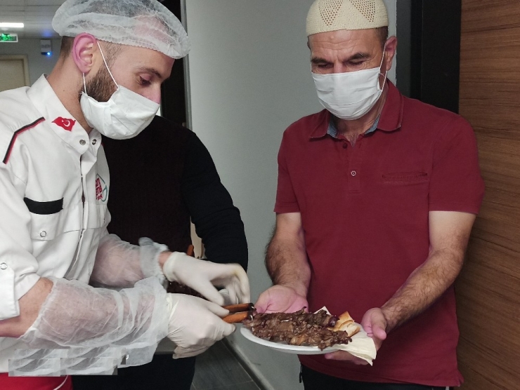 Erzurum’da Karantina Günleri İftarları Şen