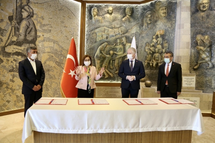 15 Günde 15 Milyon Maske Üretilecek