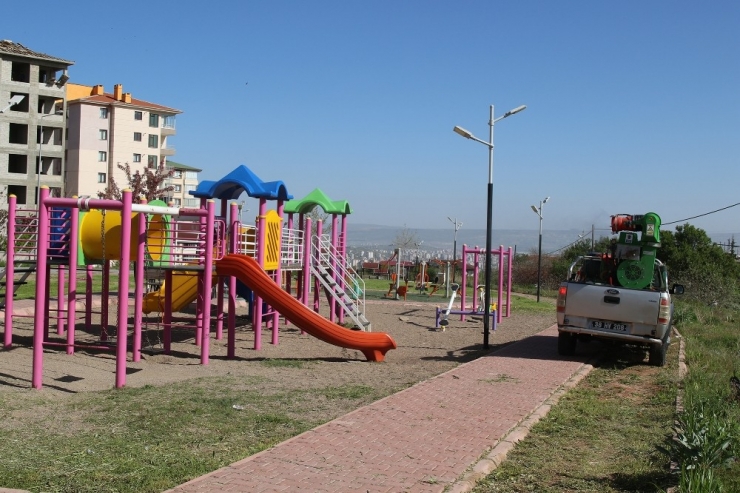 Başkan Özdoğan Çocukları Sevindirdi