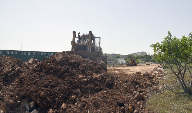 Altınova’da Yollar Açılıyor