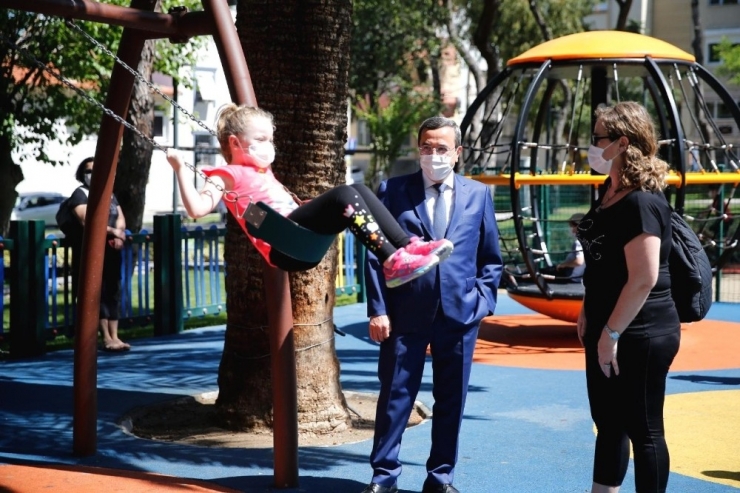 Konak’ta Parklar Yeniden Çocukların Oldu