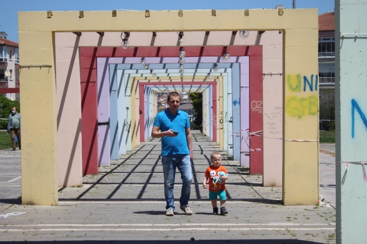 14 Yaş Altı Çocuklara Sosyal Mesafeli Özgürlük