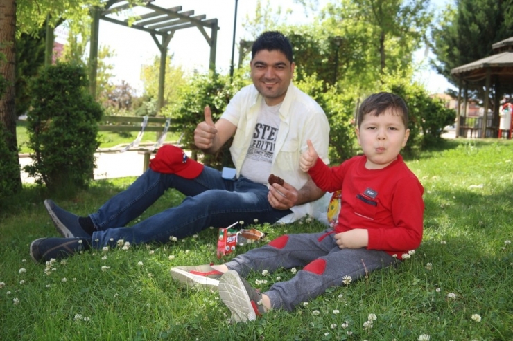 Çocuklar Haftalar Sonra Dışarı Çıktı