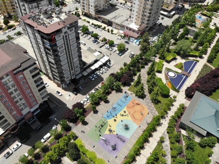 Çocuklar 53 Gün Sonra Parklara Kavuştu