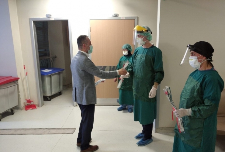 Sağlık Müdürü Yılmaz’dan Hemşirelere Özel Ziyaret