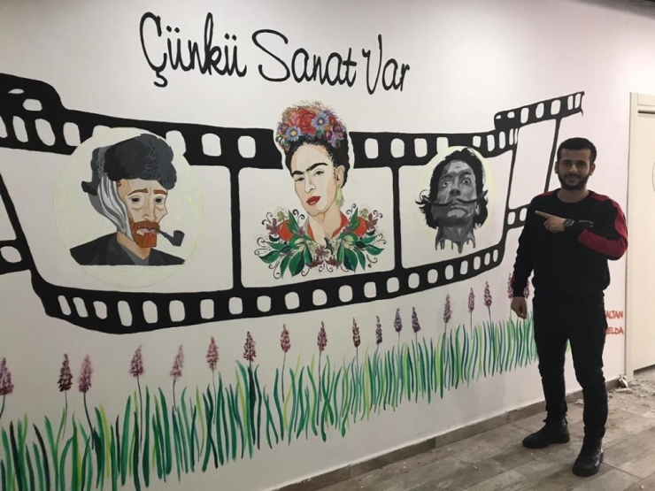 Bu Ressam, Niğde Sokaklarını Renklendiriyor