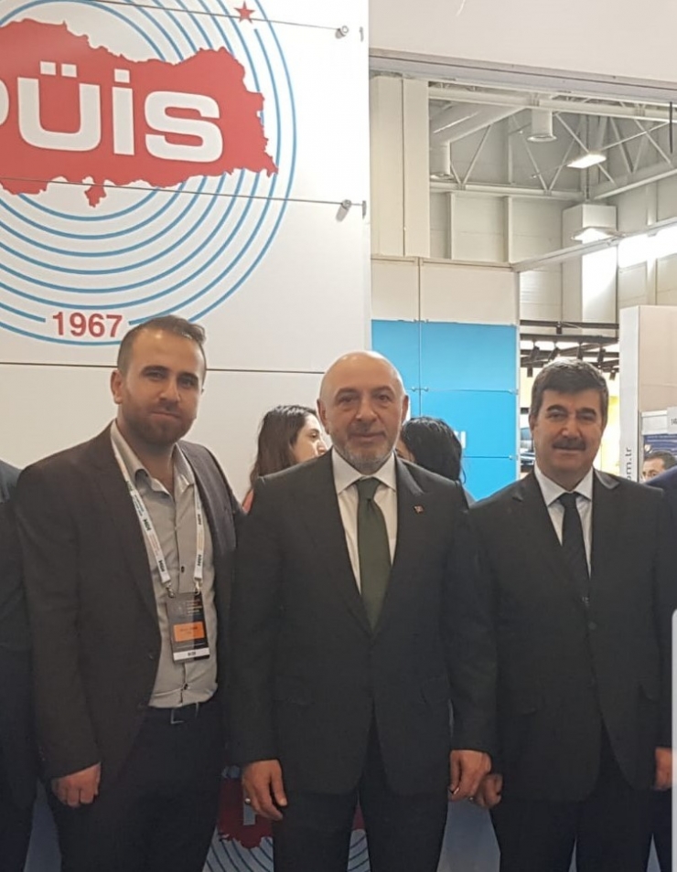 Püis’ten Üyelerine Maske Ve Dezenfektan Desteği