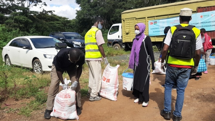 Tika Kenya’da Yetim Ve Mültecilerin Yüzünü Güldürdü