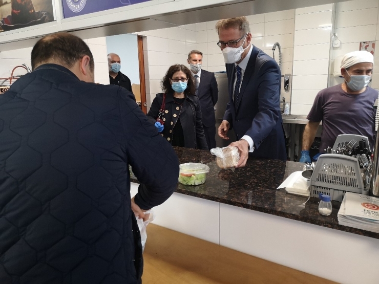 Türkiye’nin Bern Büyükelçisi Saygılı’dan Mültecilere İftar Yemeği