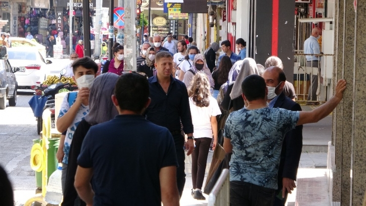 ‘Evde Kalmayan’ Adıyaman’da Vaka Sayısı Artıyor