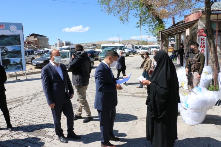 Kaymakam Mehmetbeyoğlu Vatandaşların Sorunlarını Dinledi