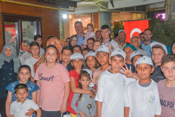 Karacabey Belediyesi’nden Çocuklara Moral Ziyareti