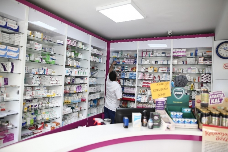 Hastaların Eczanelere Olan 30 Bin Liralık Borcunu Ödedi