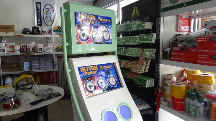 Yerli Ve Milli Sermaye İle Üretilen Akıllı Dezenfektan Otomatına Büyük İlgi