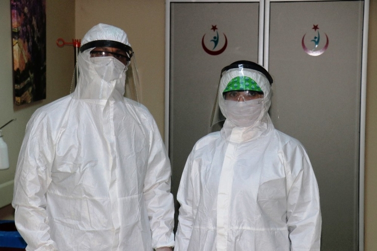 Sağlıkçılar Bu Ramazan’ı Ailelerinden Uzakta Geçiriyor