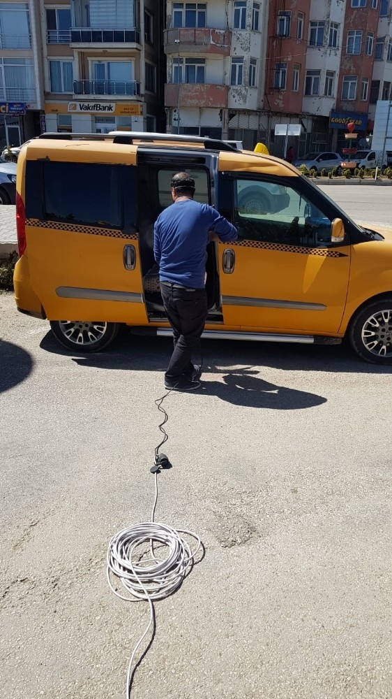 Eğirdir’de Berber, Kuaför Salonları Ve Taksiler Dezenfekte Edildi