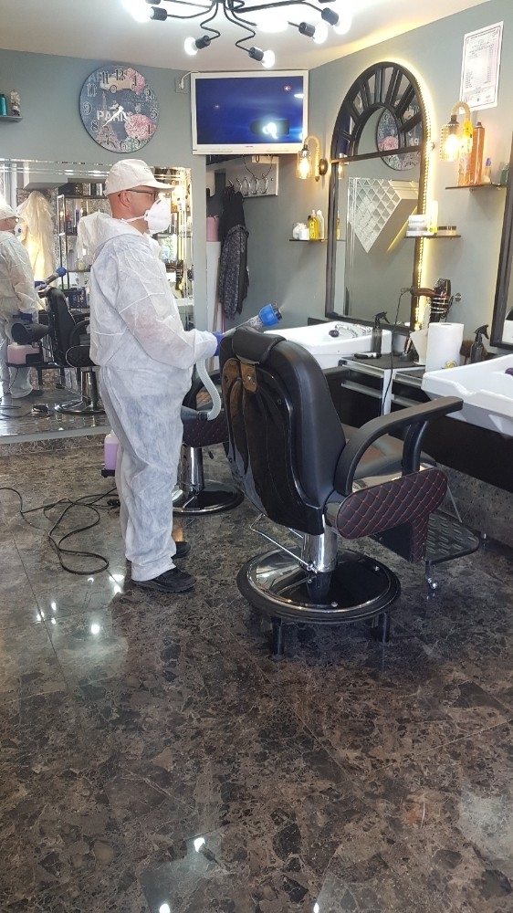 Eğirdir’de Berber, Kuaför Salonları Ve Taksiler Dezenfekte Edildi