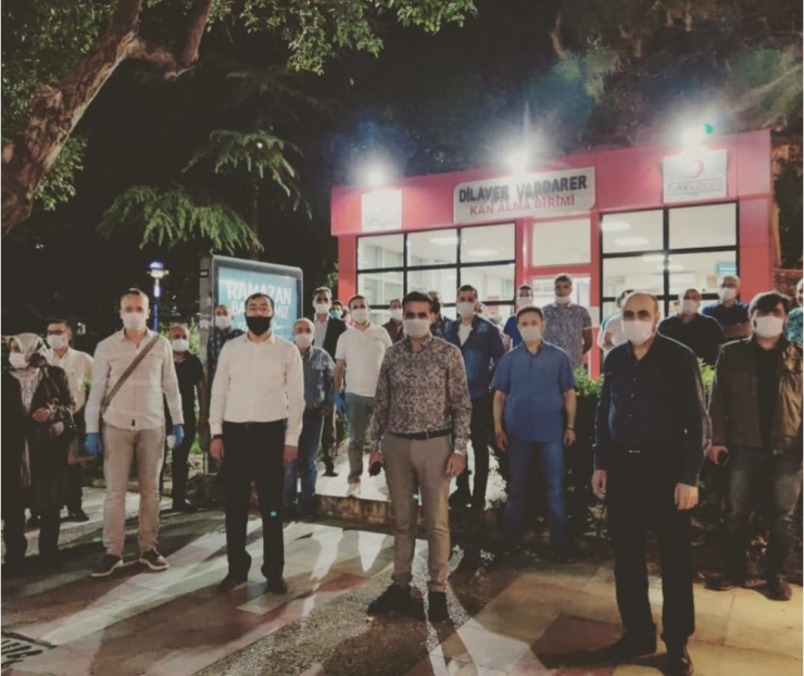 Genç Memur-sen’den Kızılay’a Kan Bağışı Takviyesi