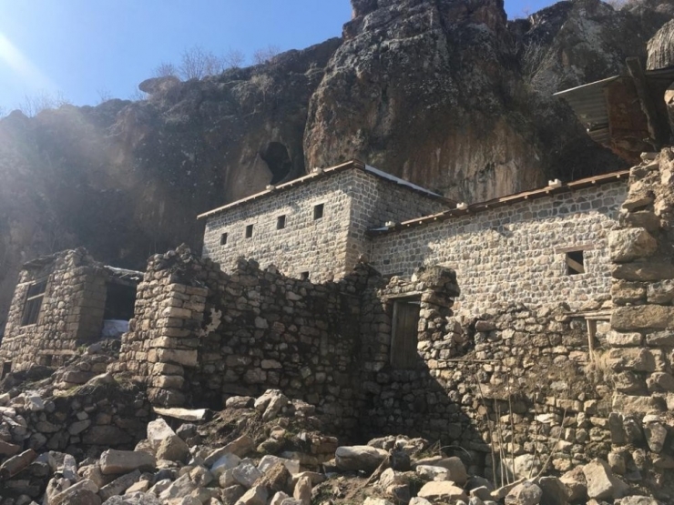 400 Yıllık Evlerde Restorasyon Çalışması